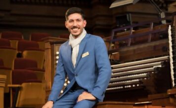 JOEL VILLAGRA, UN MÚSICO ARGENTINO EN EL CORO MÁS GRANDE DEL MUNDO!!