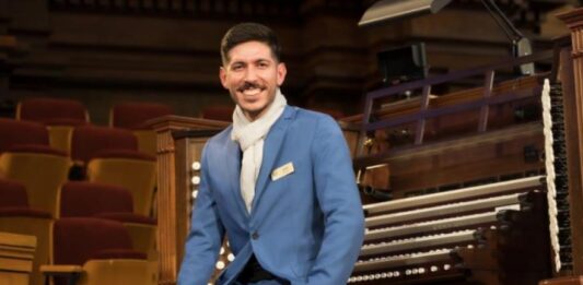 JOEL VILLAGRA, UN MÚSICO ARGENTINO EN EL CORO MÁS GRANDE DEL MUNDO!!